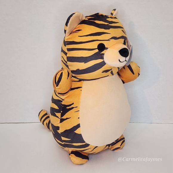 TINA 🐯 Orange & Black Tiger HugMee Squishmallow NWT Loves Clothing & Hair Style - Picture 5 of 7